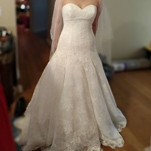 Wedding dress